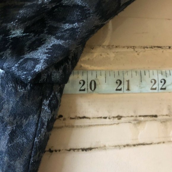 DAVID WARREN ANIMAL PRINT PEPLUM ZIP BACK BLOUSE 8 - Picture 4 of 6